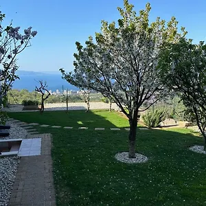 Apartman Terra Magica Deluxe Or With Private Parking, Terrace And Sea View, Rijeka